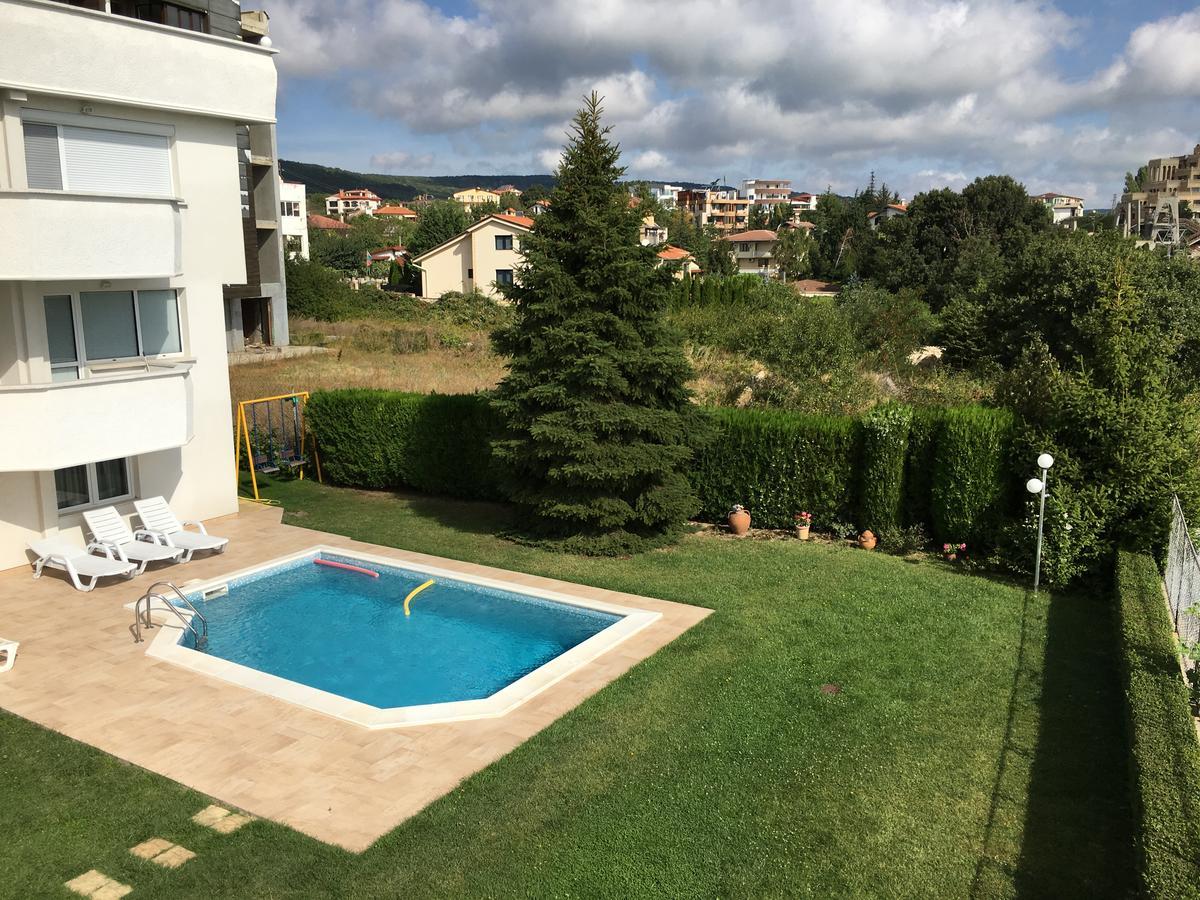 Kabakum Apartments Alen Mak Златни пясъци Екстериор снимка