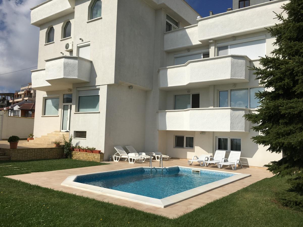 Kabakum Apartments Alen Mak Златни пясъци Екстериор снимка