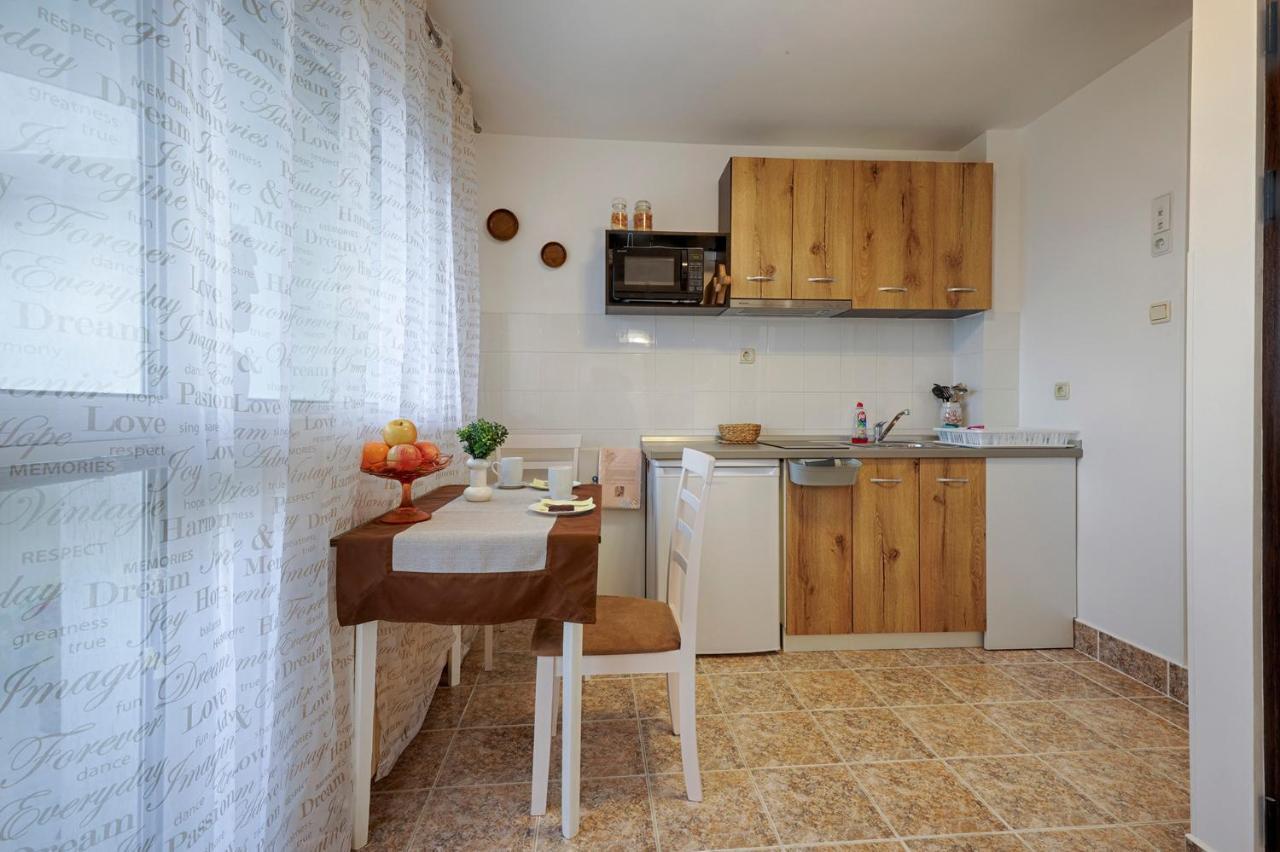 Kabakum Apartments Alen Mak Златни пясъци Екстериор снимка